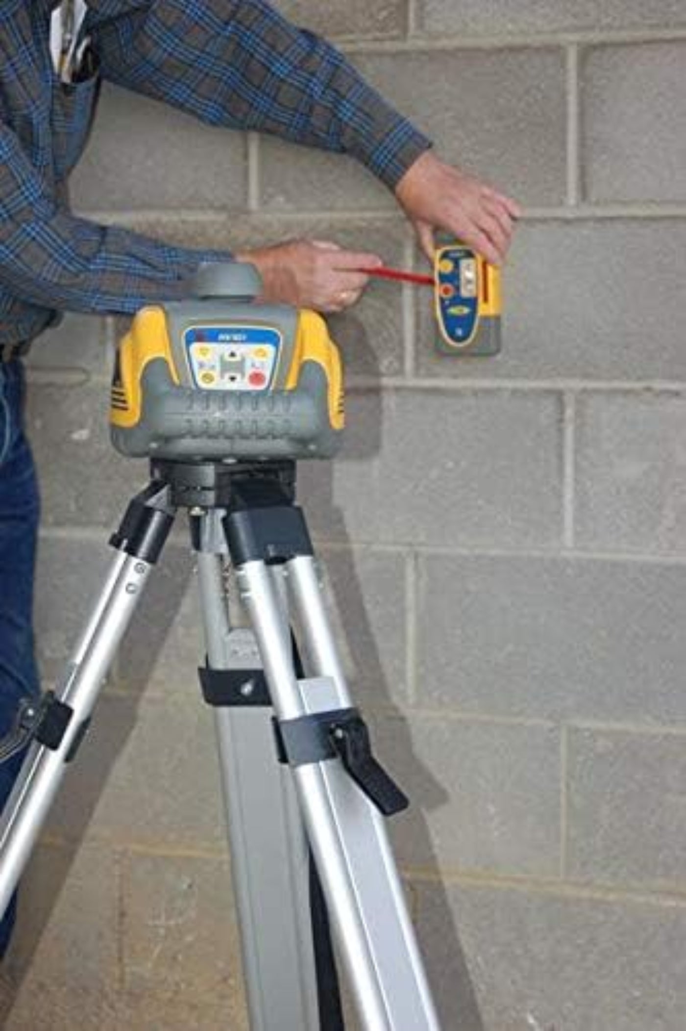 Spectra (HV101GC-3) Package with GR153 Grade Rod, Metric, HR320 Receiver, C59 Rod Clamp and System Case - HV101GC-3