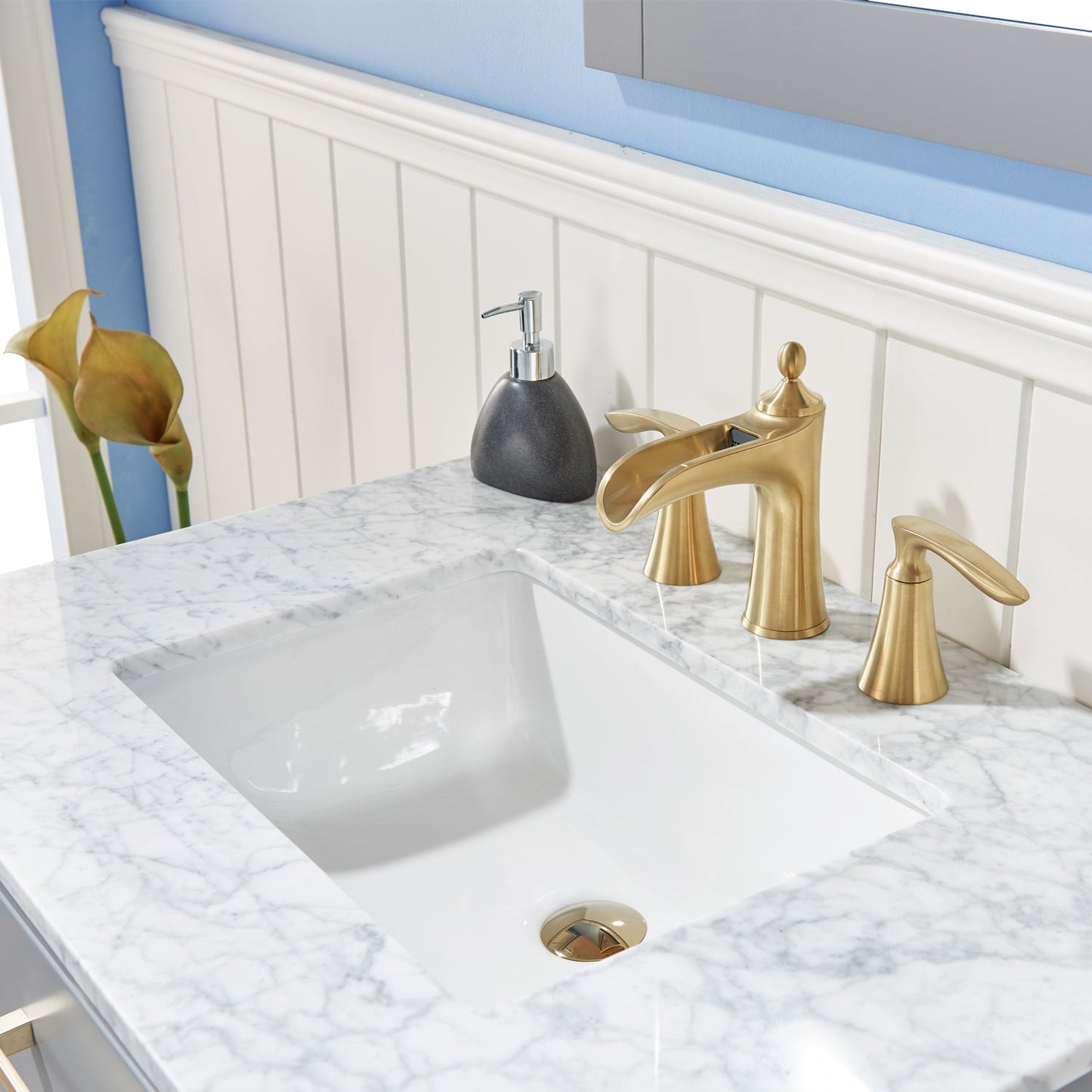 Altair Designs 30" single vanity with top - 531030-WH-CA-NM