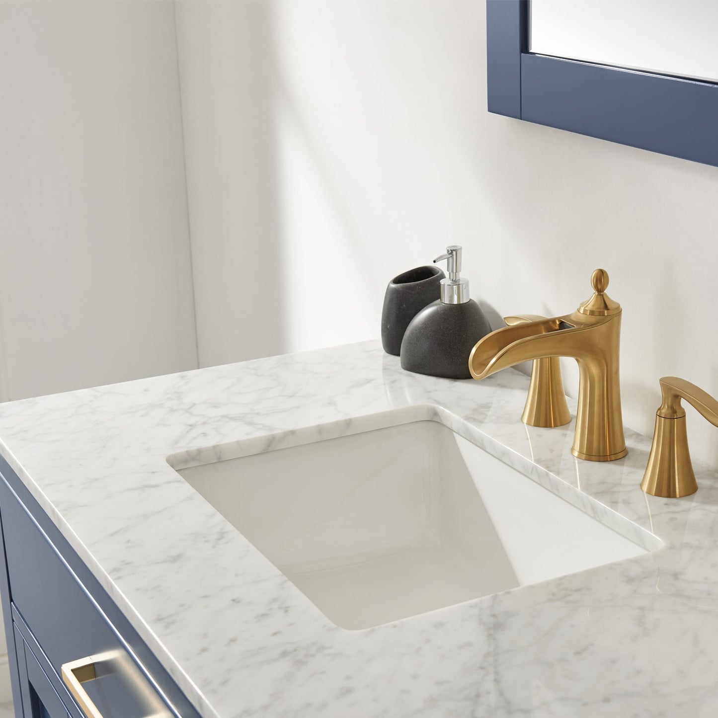 Altair Designs 36" single vanity with top - 531036-WH-CA-NM