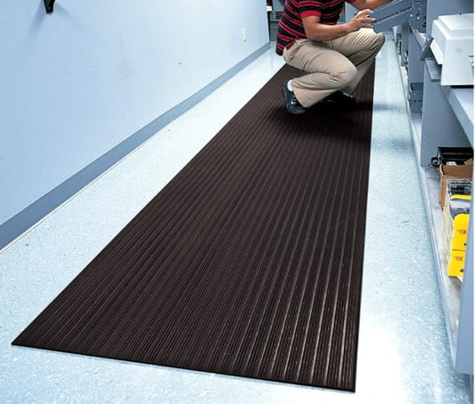 Wearwell Deluxe Tuf Sponge Mat, 30' Length x 4' Width x 5/8" Thick, Black - 442.58x4x30BK