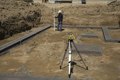 Spectra Precision LL300N Laser Level, Self Leveling Kit with HL450 Receiver, Clamp, Alkaline Batteries - LL300N