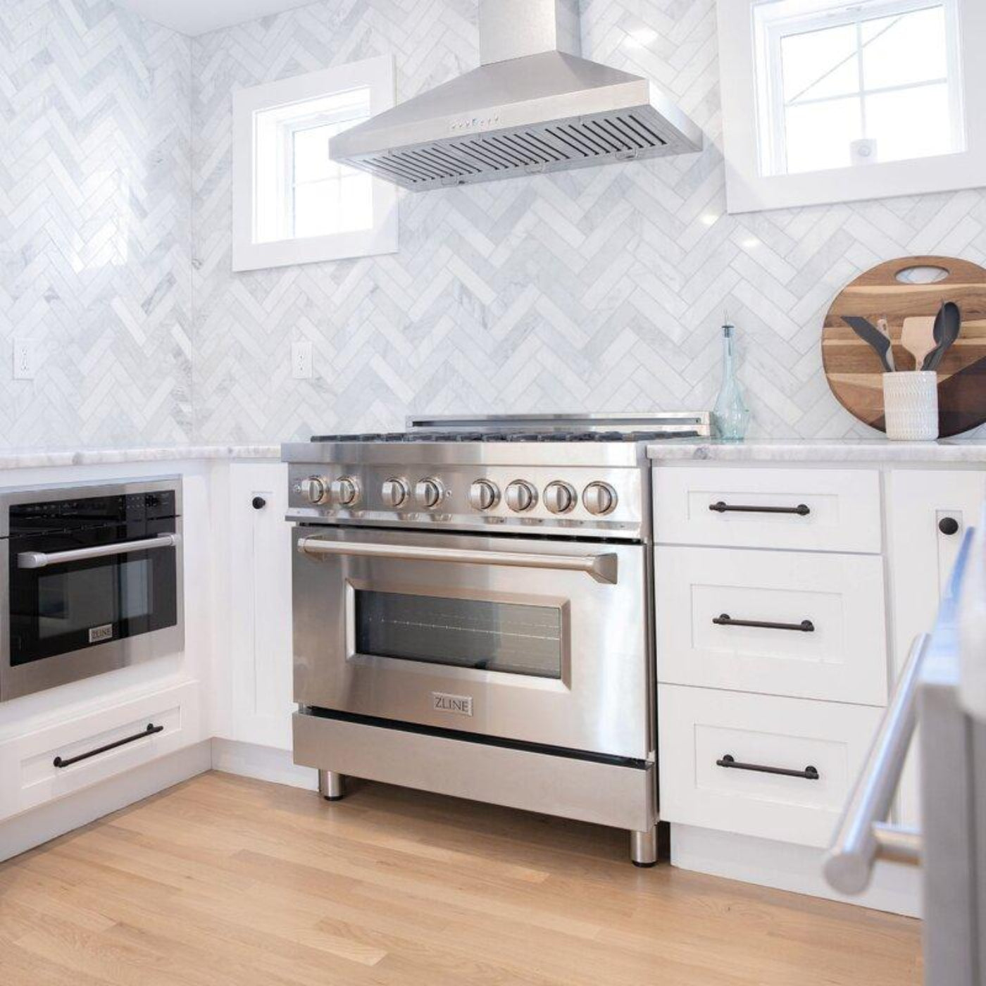 ZLINE Appliance Package - 36 in. Dual Fuel Range, Range Hood, Microwave Oven, Dishwasher, -  4KP-RARH36-MODWV