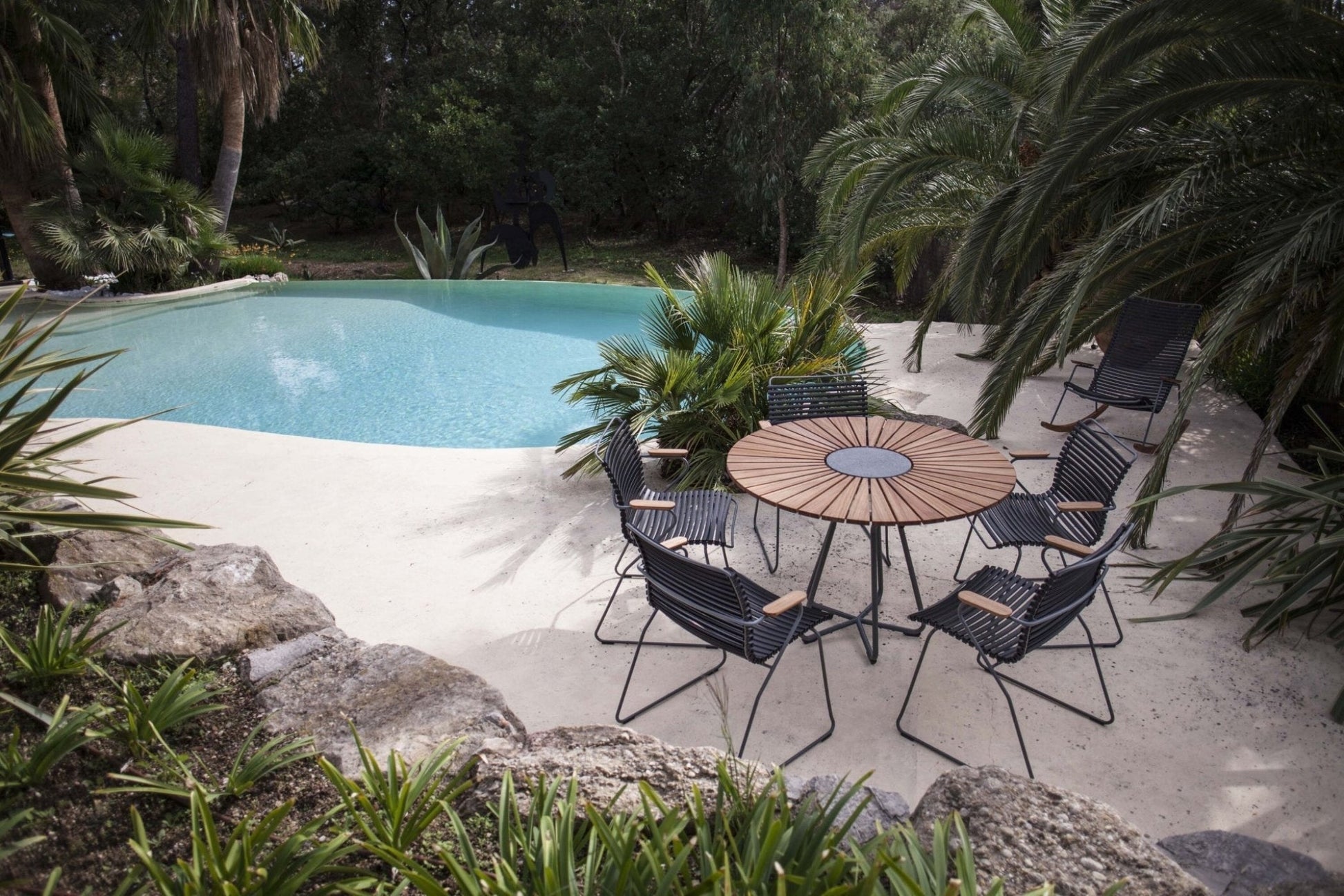 HOUE CIRCLE Outdoor Dining Table - Procure Décor