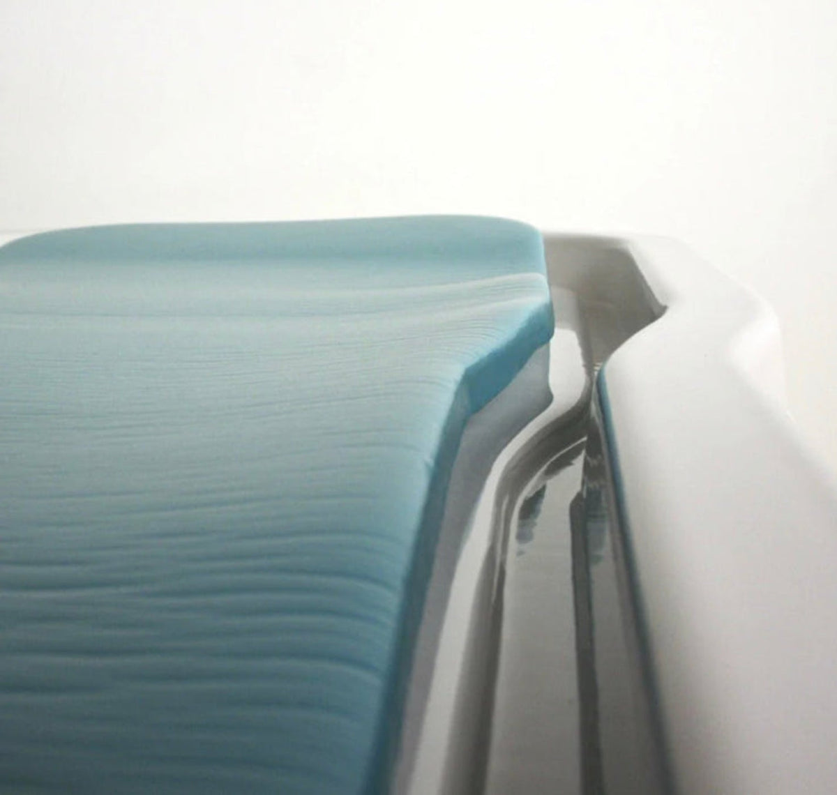 Touch America Stationary Neptune Wet Table and 8-Head Vichy Shower Deluxe Package(82030) - 82030+22003-0100