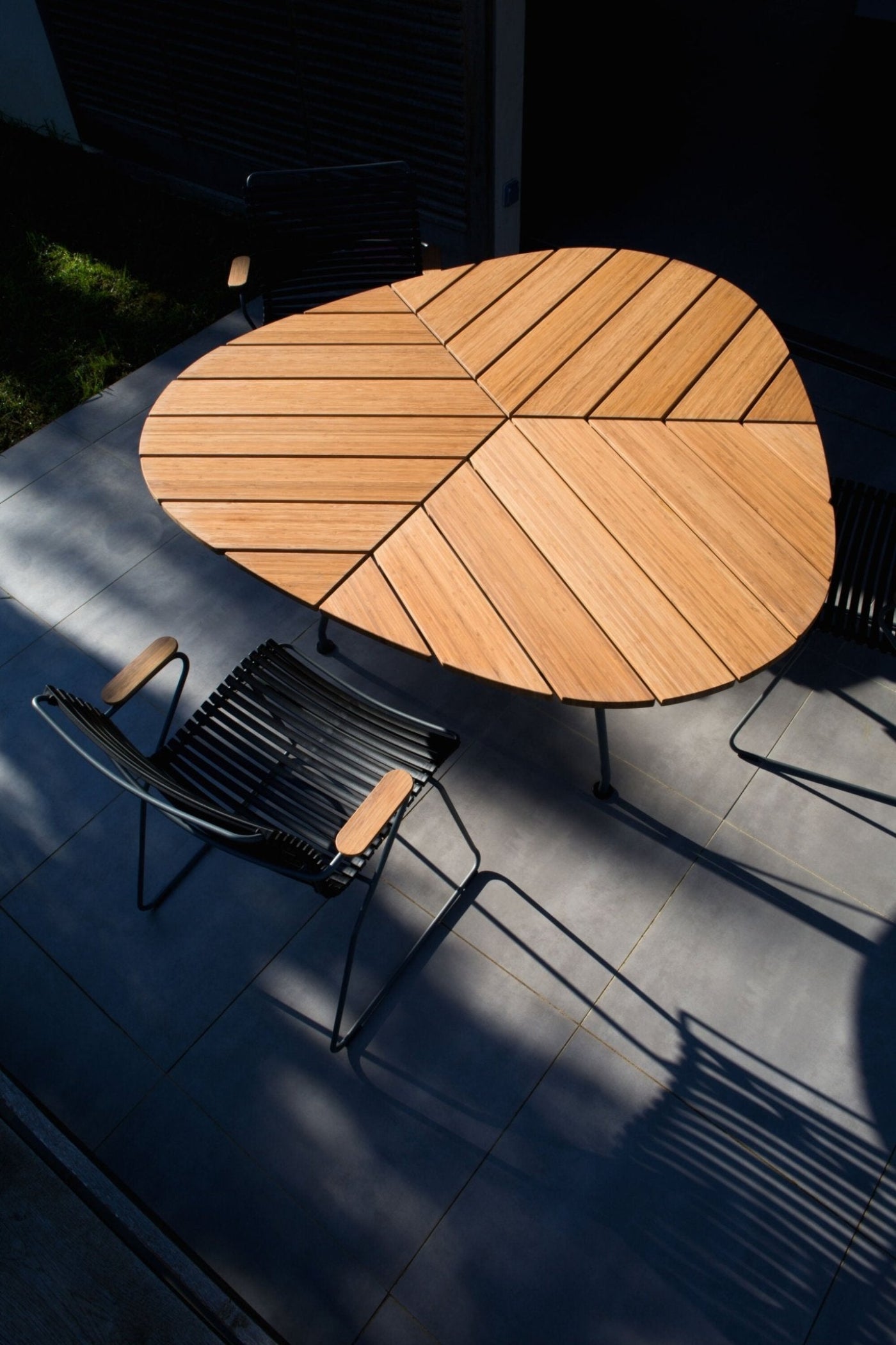 HOUE LEAF Dining Table - Procure Décor